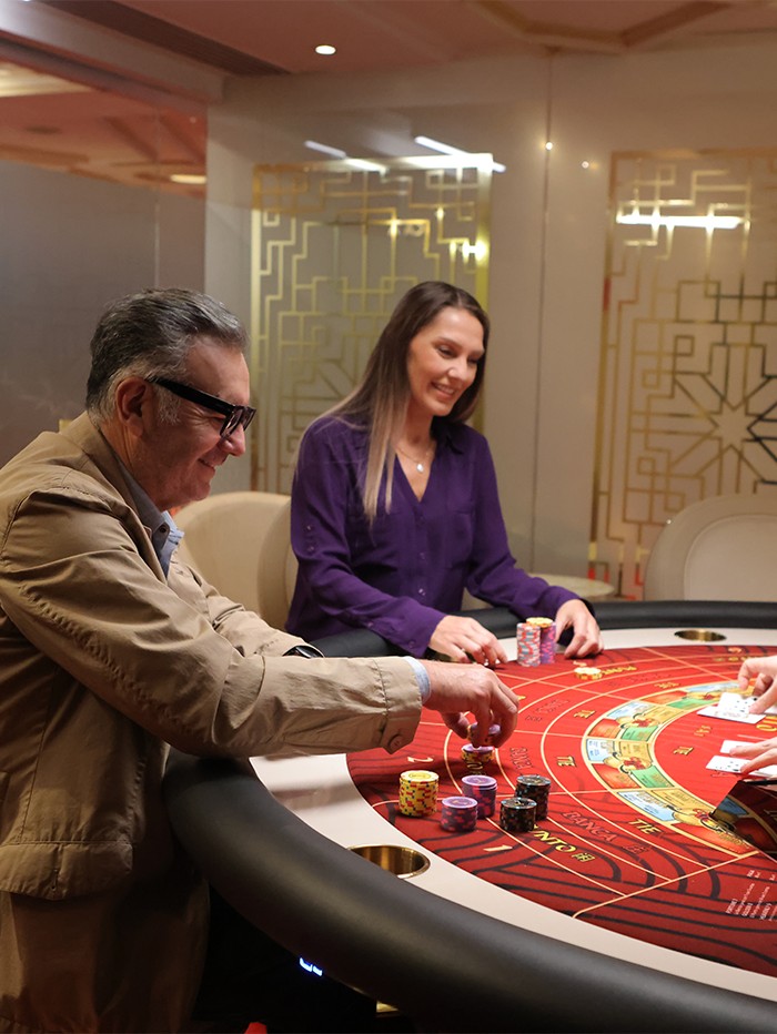 Azar y estrategia en las mesas de juego en vivo